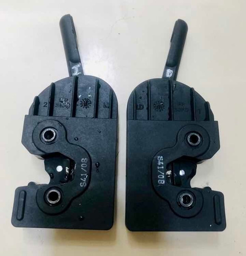 Imagen 3 de 4 de Soporte Traba Respaldo Asiento Trasero Original Ford Fiesta.