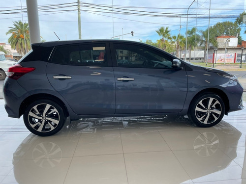 Imagen 4 de 12 de Toyota Yaris 1.5 107cv S 5p Sarthou