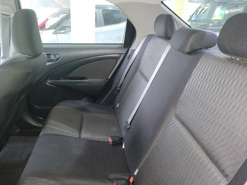 Imagem 8 de 9 de Etios Sedán 1.5 X Plus Sedan 16v Flex 4p Automático