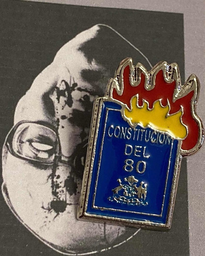 Pin Constitución Del 80 En Llamas
