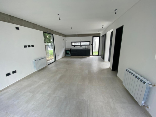 Imagen 5 de 21 de Departamento En Venta En Manuel B Gonnet Calle 27 E/ 491 Y 193 - Dacal Bienes Raices