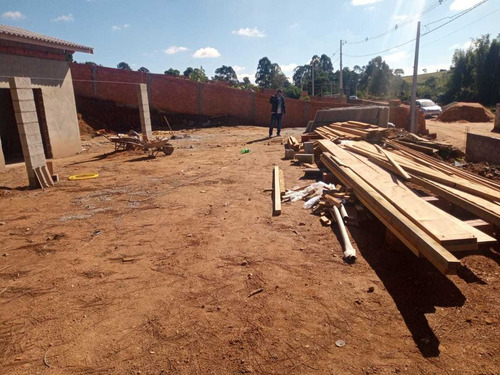 Imagem 6 de 11 de 500m², Em Construção, 02 Dormitórios E Piscina Em Mairinque.