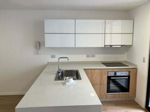 Venta Impecable 3 Ambientes Olivos. Consultar Para Visita.