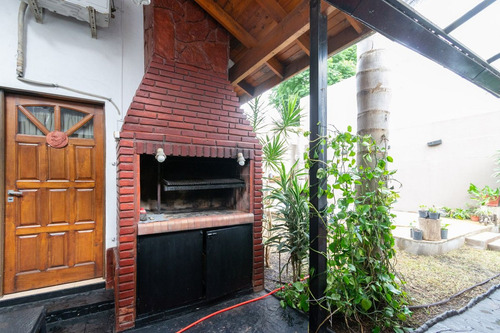 Venta Casa C/ Pileta, Jardin En Lomas Del Mirador