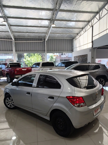 Imagen 4 de 18 de Chevrolet Onix 2016 1.4 Lt 98cv