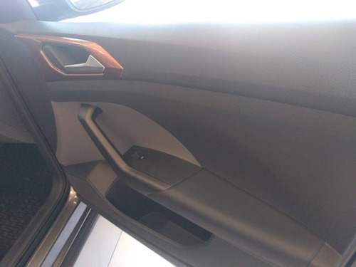 Imagen 4 de 16 de Volkswagen T-cross Comfortline 200 Tsi At 0 Km 2022