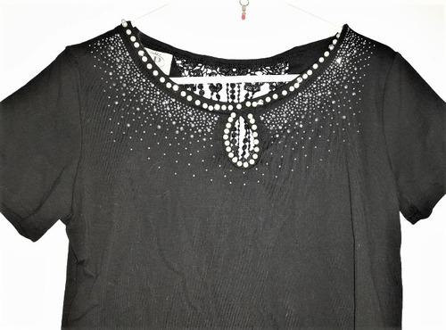 Remera Negra Algodon Con Perlas Y Brillos. Importada. M