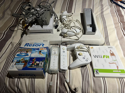 Nintendo Wii+2controles+wii Motion Plus+pack Wiifit+wiisport