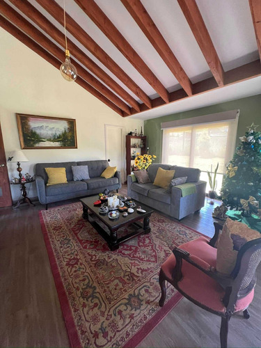 Gran Casa En Sector Las Mariposas, Temuco. (103011)