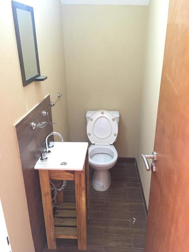 Alquiler Duplex De Dos Dormitorios Con Patio En Devicenzo Chico!