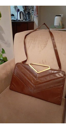 Cartera De Cuero Sobre Y Con Tiras Año 75 