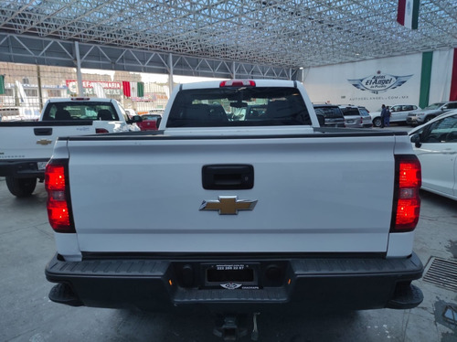 Imagen 5 de 11 de Chevrolet Silverado 2017