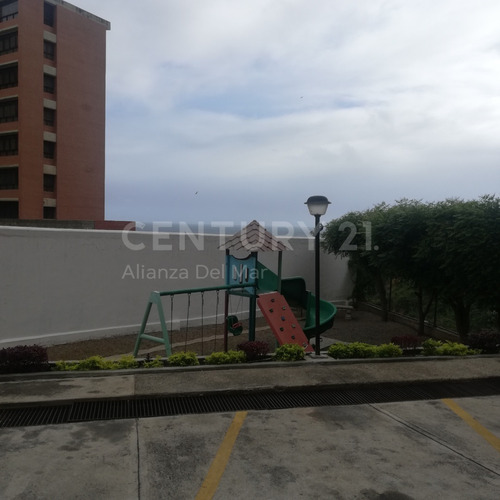 Imagen 11 de 12 de Espectacular ,amplio Y Remodelado Apartamento Impactante Vista Al Mar ,al Lado Del Hotel Marriot