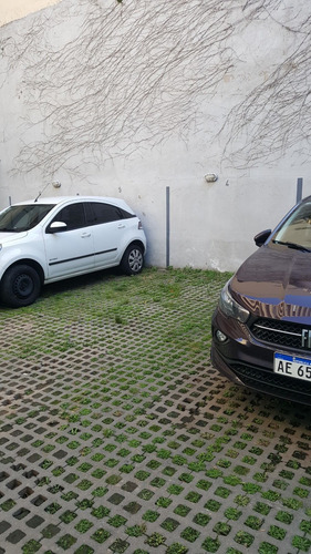 Dueño Alquila Cochera En Barrio De Boedo