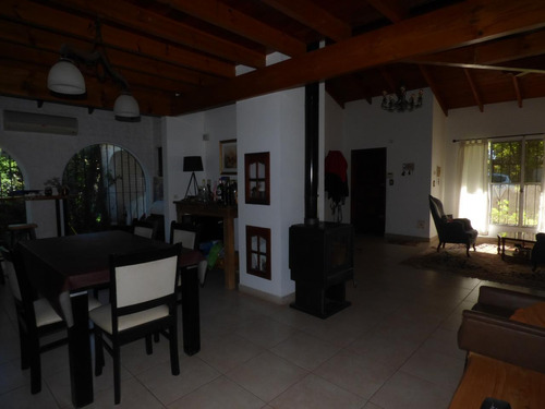 Imagen 11 de 30 de Casa De 3 Dormitorios En Villa Elisa Calle 28 E / 409 Y 411 - Dacal Bienes Raíces
