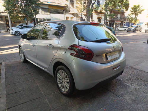 Peugeot 208 1.6 Allure Nav Tiptronic