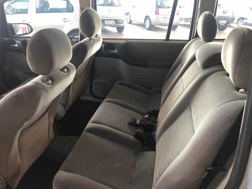 Imagem 11 de 13 de Chevrolet Zafira 2003 2.0 16v 5p