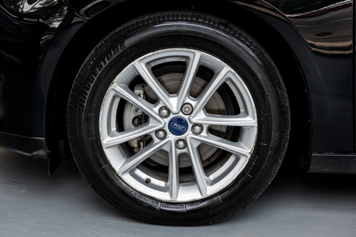 Imagen 7 de 15 de Ford Focus 1.6 S 5puertas - Car Cash