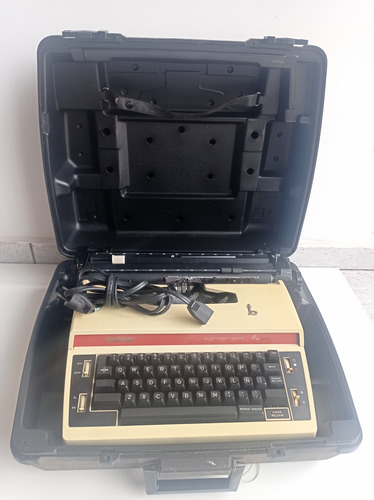 Máquina De Escrever Retrô Brother Elétrica Novinha Mod. 5513 (Usado)