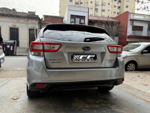 Excelente Subaru Impreza 2.0i