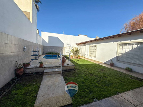 Casa En Venta 5 Ambientes - San Antonio De Areco