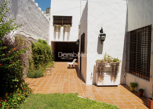 Casa En Venta En Moreno