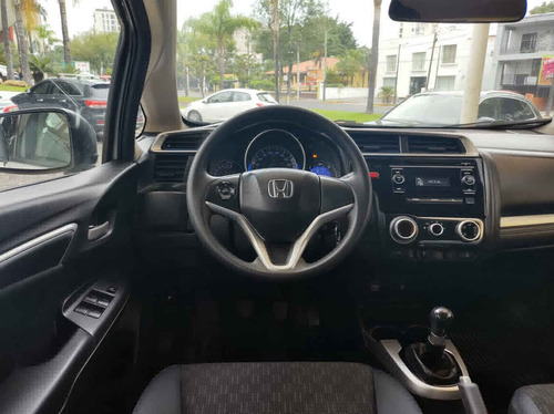 Imagen 11 de 14 de Honda Fit 2016 Fit Cool Mt 2016