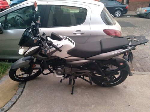 Imagen 2 de 8 de Bajaj Rouser Ns 125 Blanca