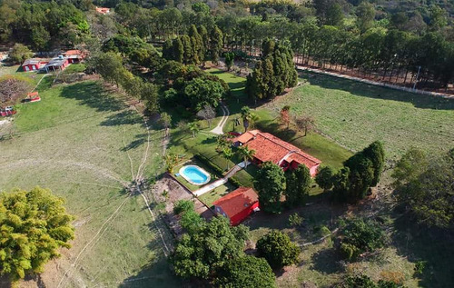 Sítio 48.400m2 Em Localização Privilegiada | Completo