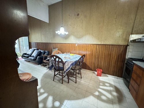 Venta - Casa Interna De Tres Dormitorios Con Patio. Rosario, Barrio Luis Agote