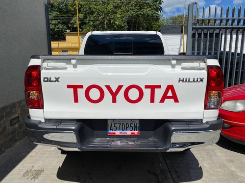Imagen 5 de 11 de Toyota Hilux Revo Diésel