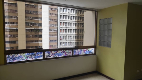 Apartamento En Venta , Avenida Fuerzas Armadas