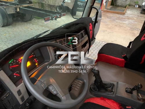 Imagem 6 de 7 de Volvo Vm 270 8x2