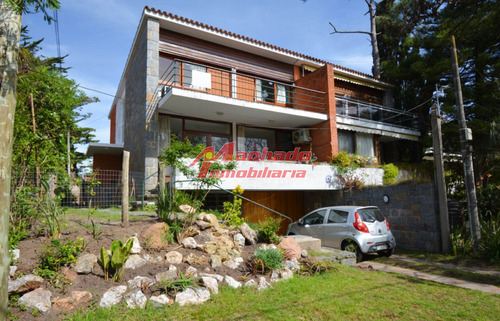 Hermosa Casa A Pocas Cuadras De La Playa Mansa