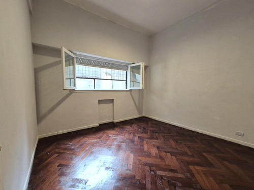 Ph En Venta En Costitucion De 4 Ambientes. Bajas Expensas