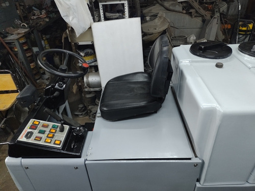 Imagen 3 de 4 de Lavadora De Pisos Comac C85b