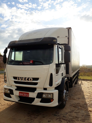 Iveco Tector 240e25 6x2 2011 Baú
