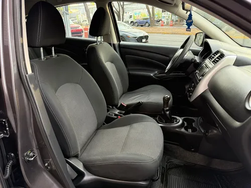 Nissan Versa 1.6 Advance Mt
