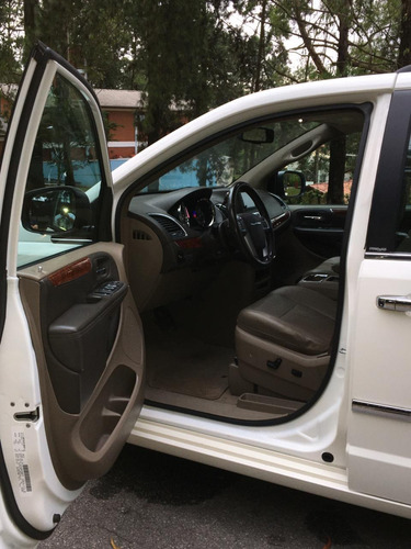 Chrysler Town & Country 3.6 Touring 5p 2012