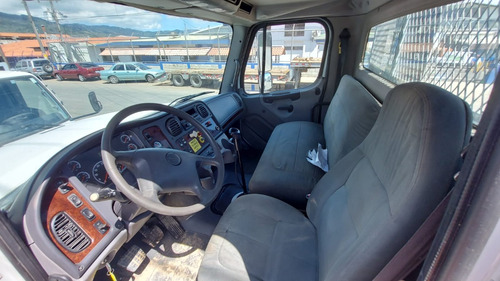 Imagen 6 de 11 de Camion Plataforma Freightliner Con Grua Articulada Hiab 175