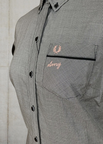Camisa Amy Winehouse Para Fred Perry - Talle M (Usado)