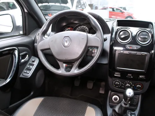 Renault Duster DYNAMIQUE MT 4X4