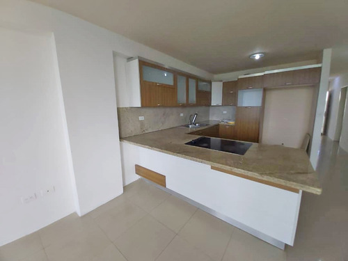 Imagen 7 de 12 de Apartamento En El C.r. Altolar, Villa Granada