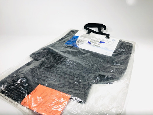 Kit Cubre Alfombras Delanteras Volkswagen Scirocco 09/18