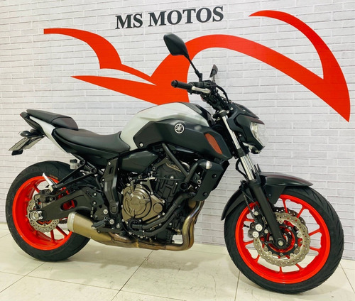Imagem 3 de 7 de Moto