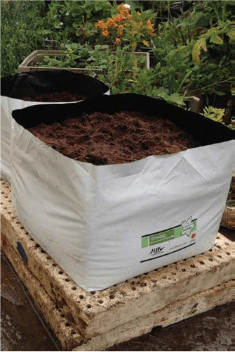 Imagen 4 de 10 de Fibra De Coco Jiffy Rinde 23 Litros Easy Fill Bag Bloque