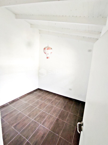 Imagen 7 de 13 de Venta De Casa 2 Dormitorios En Parque Sicardi, La Plata.