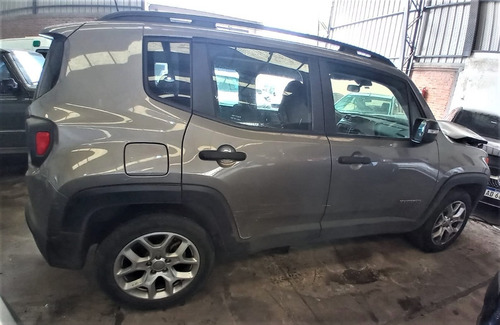 Imagen 7 de 11 de Jeep Renegade 1.8 L Sport 5p 2018