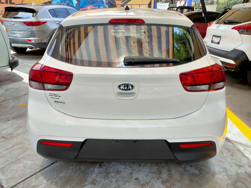 Kia Rio 1.6 Lx Hatchback Mt