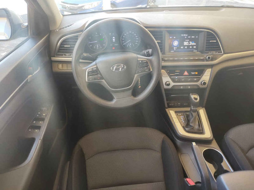 Imagen 14 de 15 de Hyundai Elantra 2017 4p Gls Premium L4/2.0 Aut